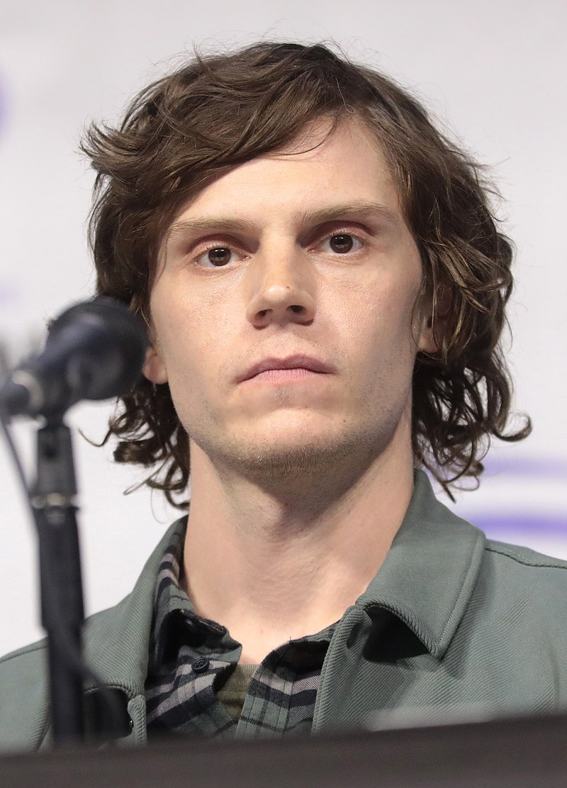 Evan Peters auf einer Convention 2019