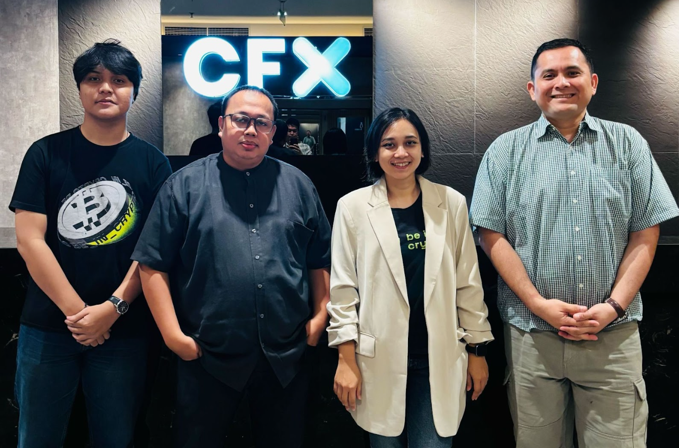 BeInCrypto Indonesien Team mit CFX-Vertreter